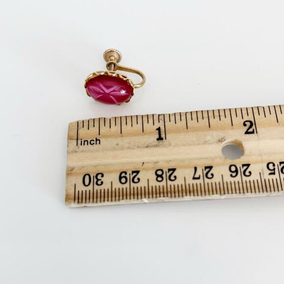 Vintage Screw Back Starburst Earring - Picture 7 of 10